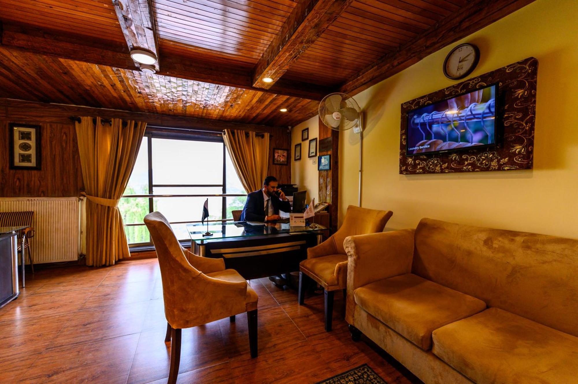 โรงแรมวัน ภูรบัน เมอร์รี ภายนอก รูปภาพ