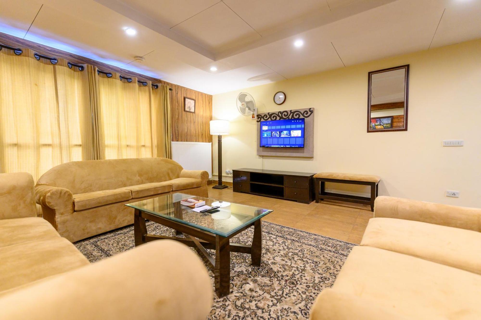 โรงแรมวัน ภูรบัน เมอร์รี ภายนอก รูปภาพ